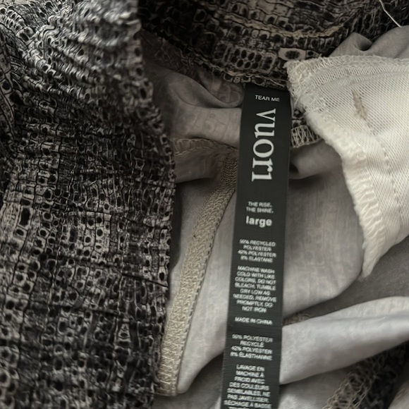 Vuori Patterned Dash Running Short - Picture 4 of 4